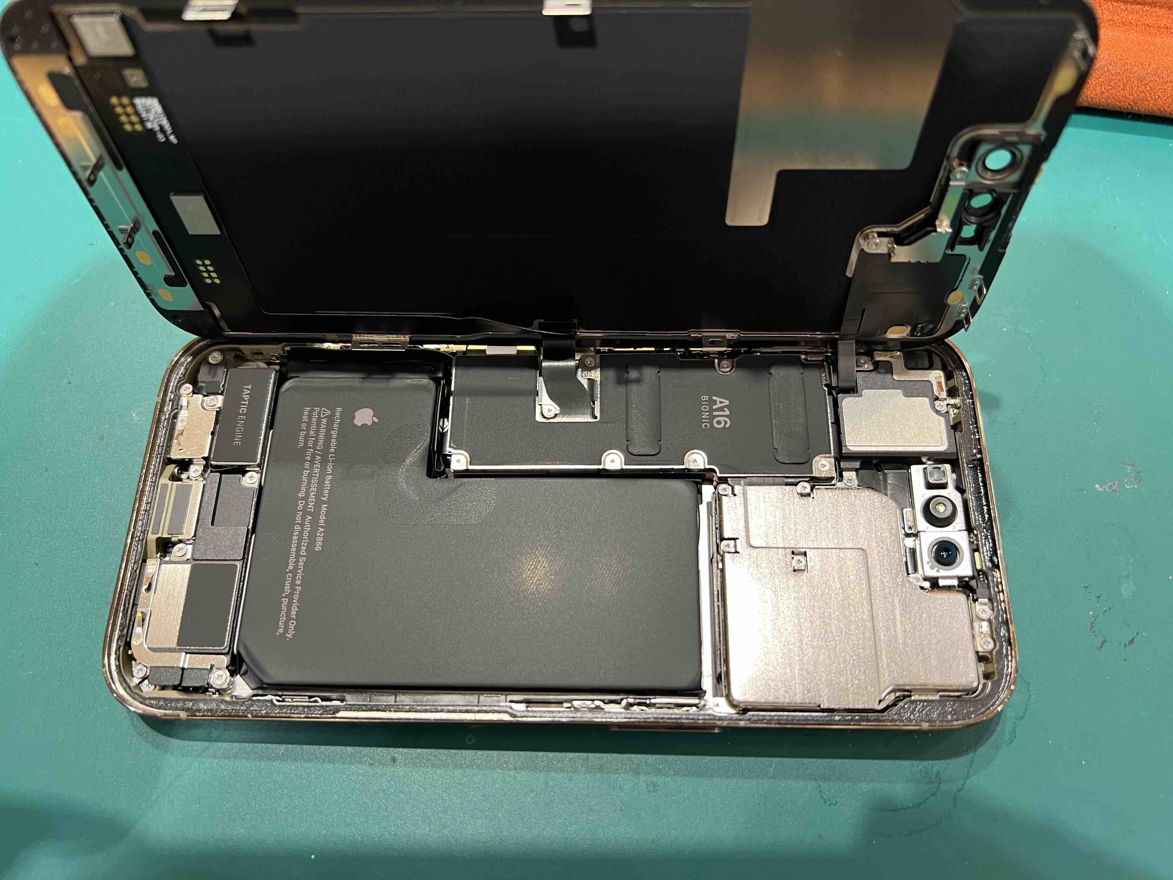 【大田区よりご来店】iPhone14Proのバッテリー交換修理をご依頼いただきました！